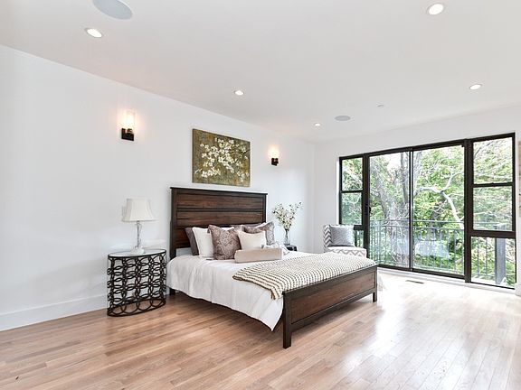 4th image of 650 Halsey St #1