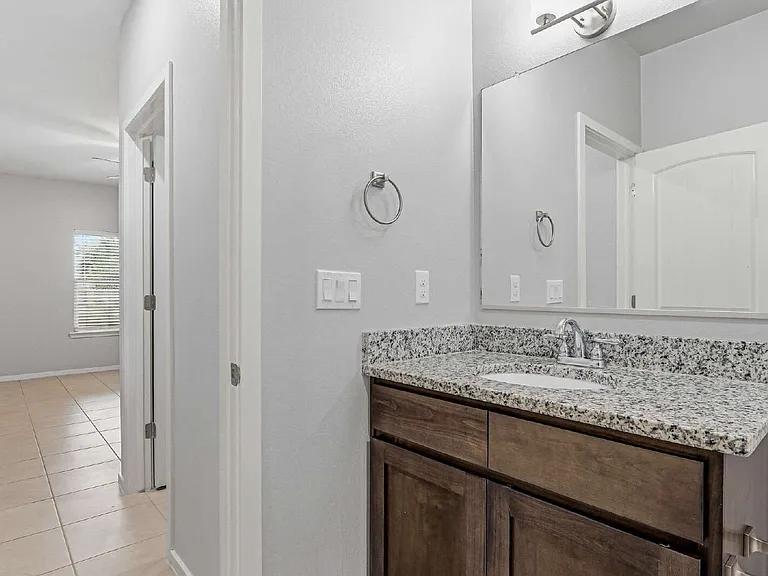11500 Summer Dr #B — Photo 39