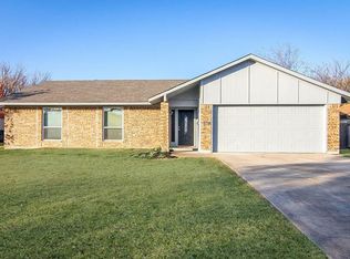 2802 Arcadia Ln, Carrollton, TX 75007