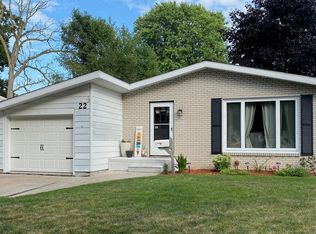 22 W Sharlear Dr, Essexville, MI