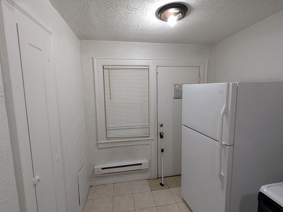 1st image of 3261 N 26th St #2