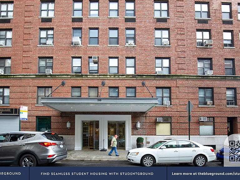 210 W 70th St #502 — Photo 17