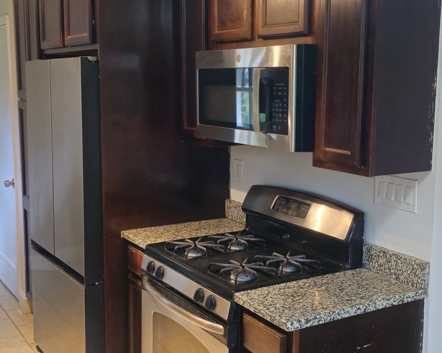 4 bed, 1800 sqft, $3,290 — Photo 1