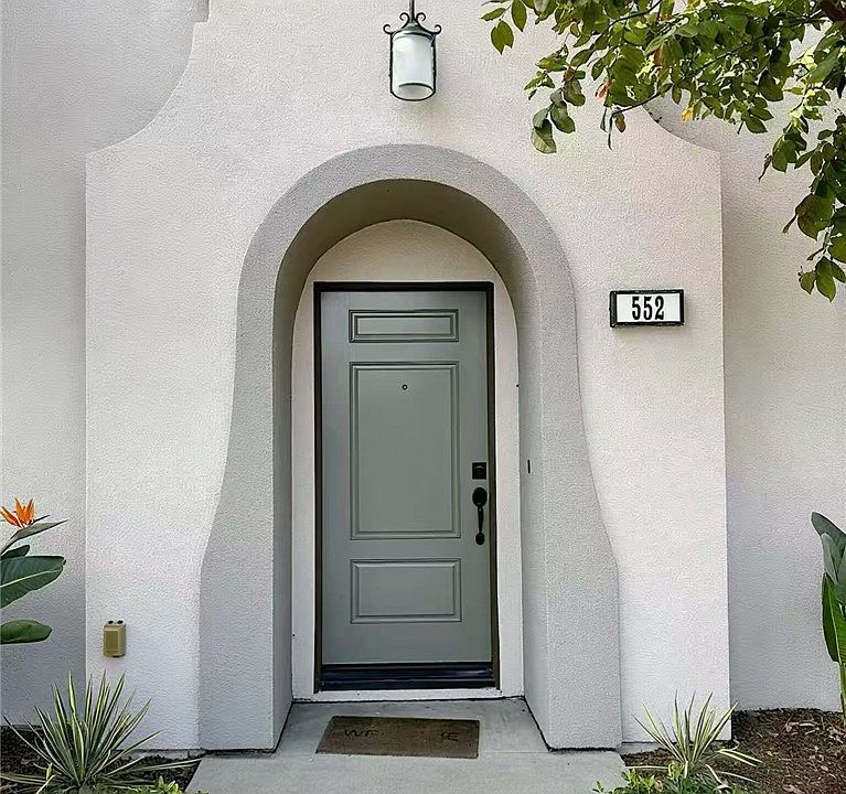 1st image of 552 Calle Estrella