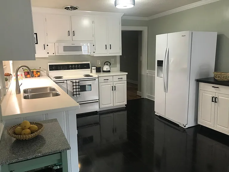 2702 Crockett Dr — Photo 9