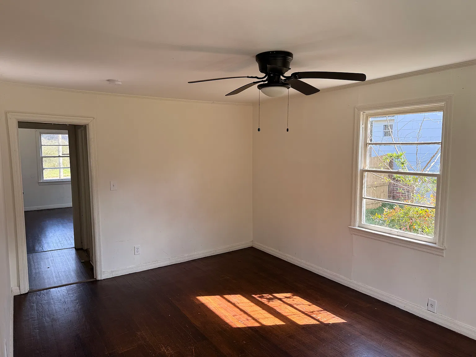 2 bed, 900 sqft, $1,000 — Photo 2