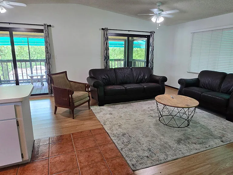 410 Coconut Dr — Photo 4