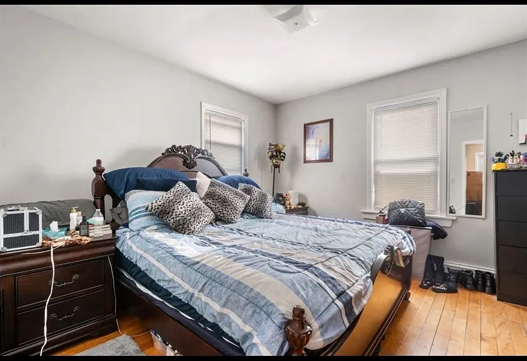 3 bed, 1.0 bath, $2,400 — Photo 3