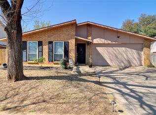 2614 Meadowview Dr, Arlington, TX 76016