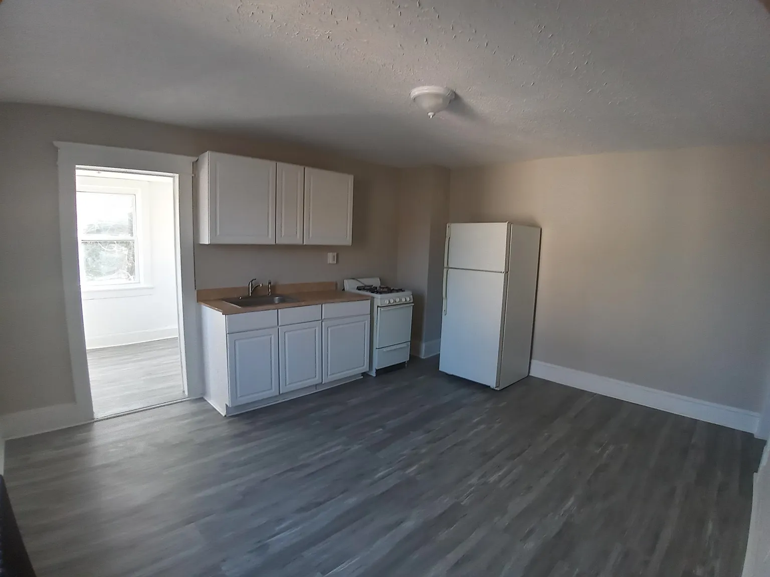 917 Church St — Photo 3