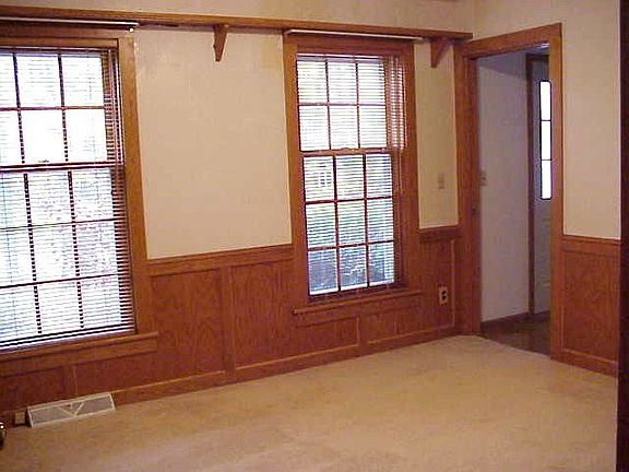 5th image of 112 S Emerald Dr