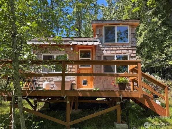 663 Glass Road, Port Angeles, WA 98362
