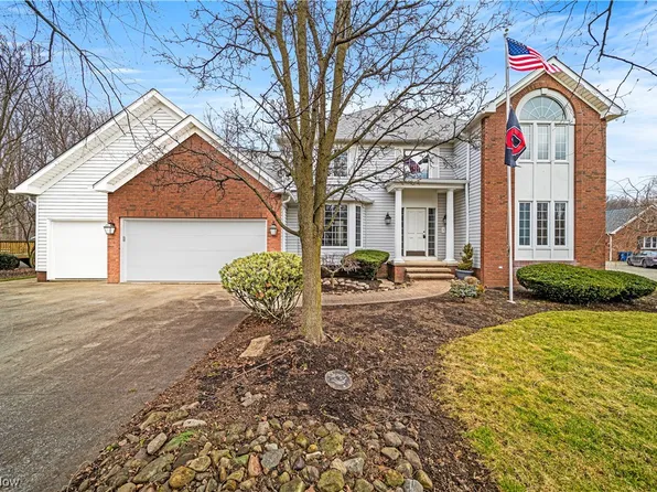 33855 Rosewood Trl, Willoughby Hills, OH 44094