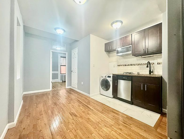 1st image of 34 Saint Marks Pl APT 1