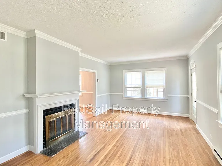 70 Main St — Photo 4