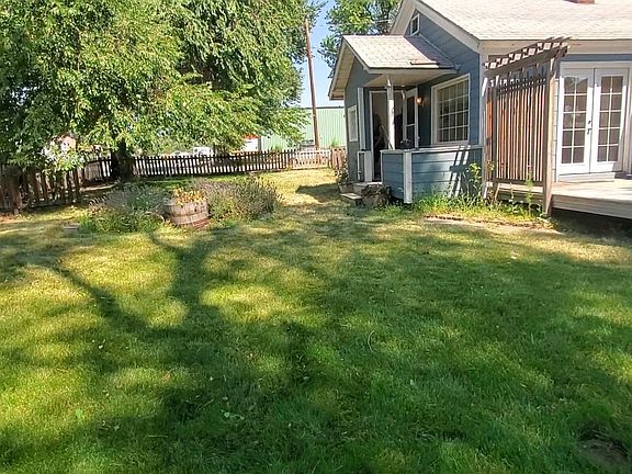 2nd image of 608 N Wenas St