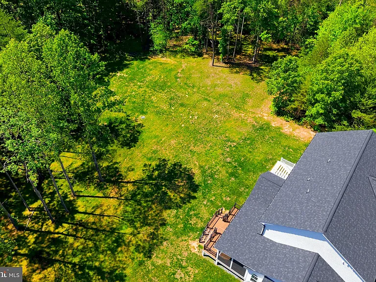 301 Kingdom Dr — Photo 24
