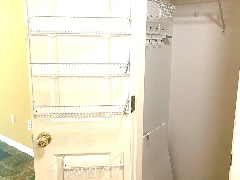 503 Dancing Fox Rd #B — Photo 14