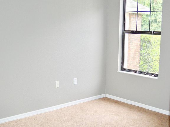 5th image of 2304 NE 39th Ave