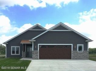 1915 White Oak Ln NE, Owatonna, MN 55060