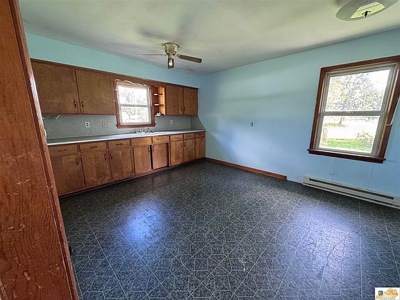 3rd image of 10633 Elizabethtown Rd