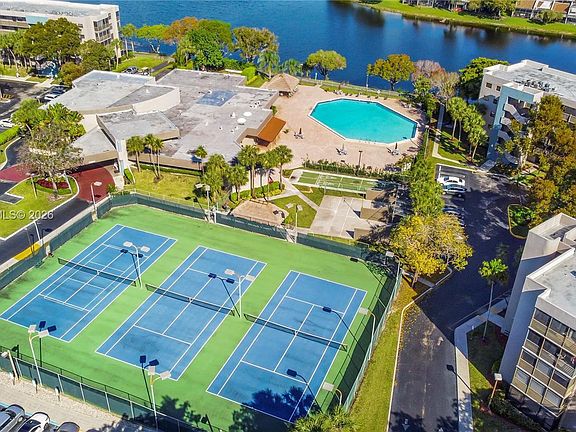 5th image of 1100 Colony Point Cir APT 201