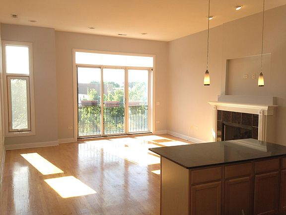3rd image of 3557 S Hamilton Ave Unit 3