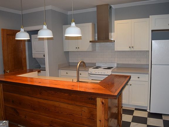 4th image of 203 N Washington Ave APT 2