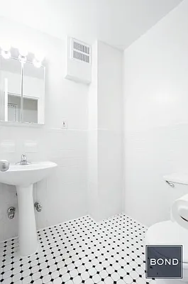 Rented by Bond New York | media 7