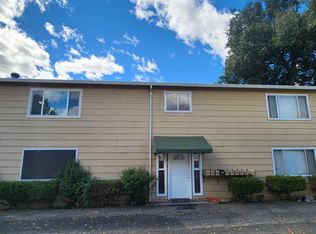 3010 C St APT 1, Redding, CA 96002