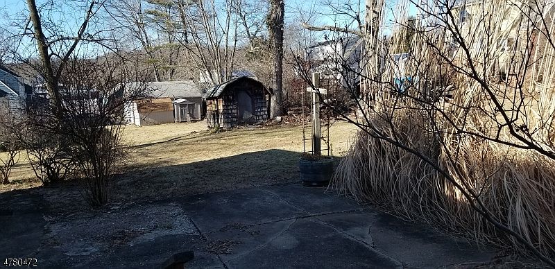 2nd image of 411 E McFarlan St