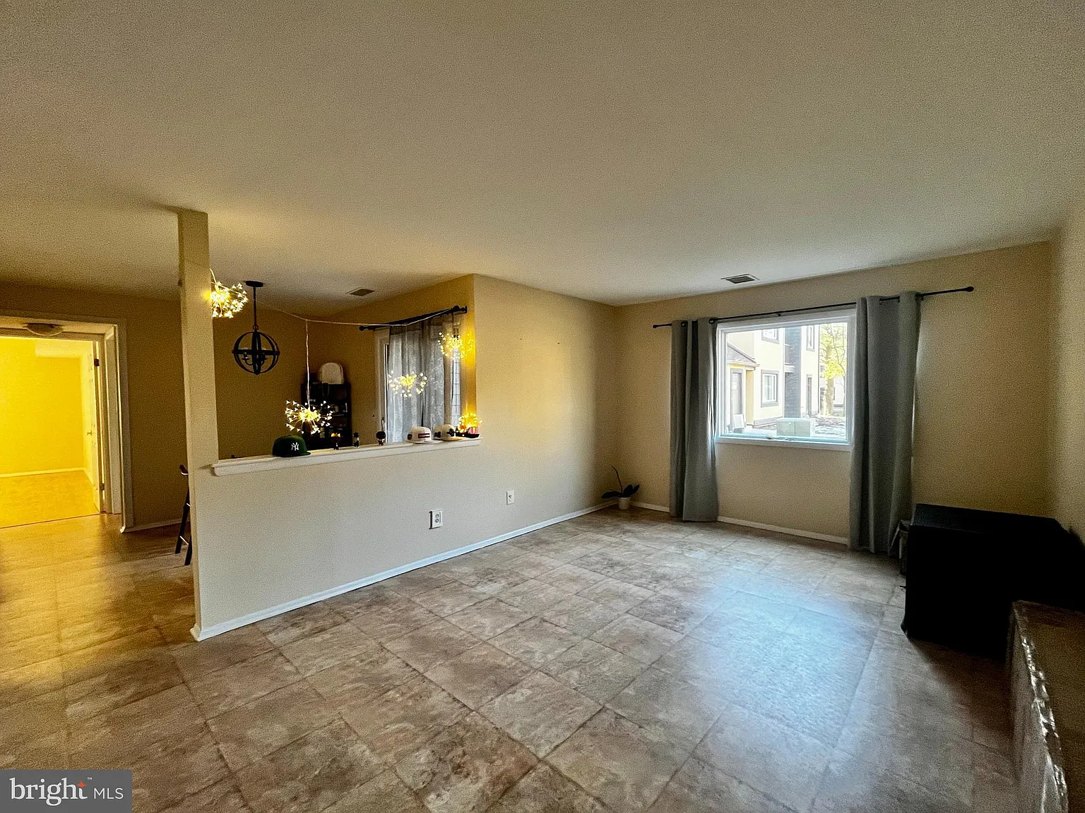 2 bed, 964 sqft, $2,350 — Photo 2