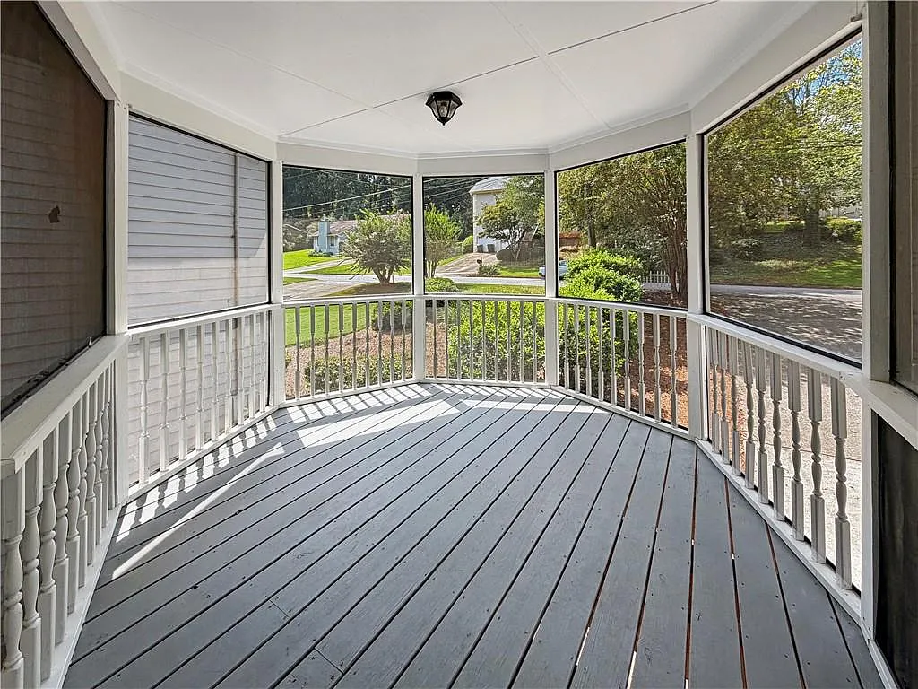4 bed, 3.0 bath, 2660 sqft, $2,800 — Photo 3