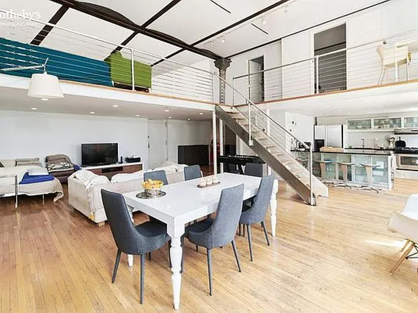 305 E 108th St APT 3A, New York, NY 10029