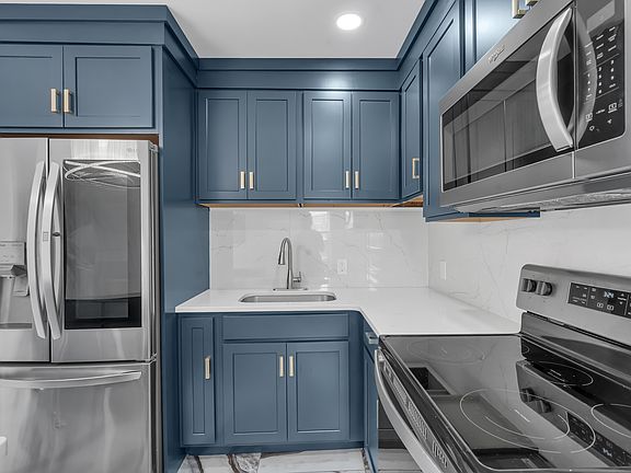 5th image of 255 Pearl St Floor 1