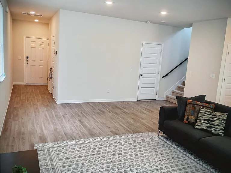 10615 Ridan Way — Photo 11