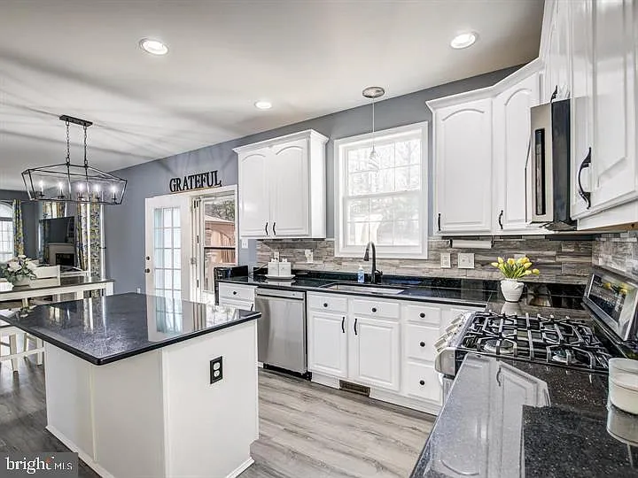 5 Regal Ct — Photo 14