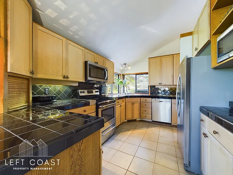 132 Salishan Dr — Photo 34