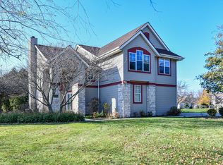 5200 W Princeton Dr, Franklin, WI 53132