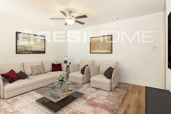 292 Emerald Dr — Photo 7
