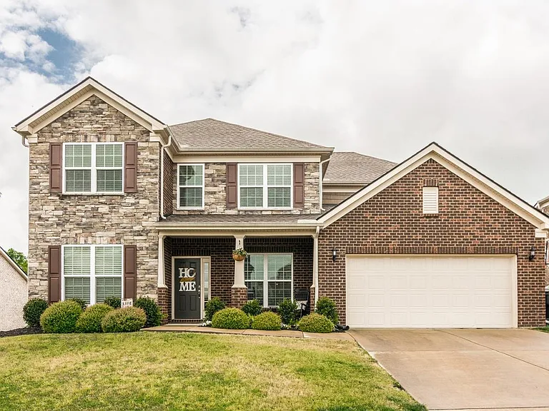 1051 Abberley Cir — Photo 1