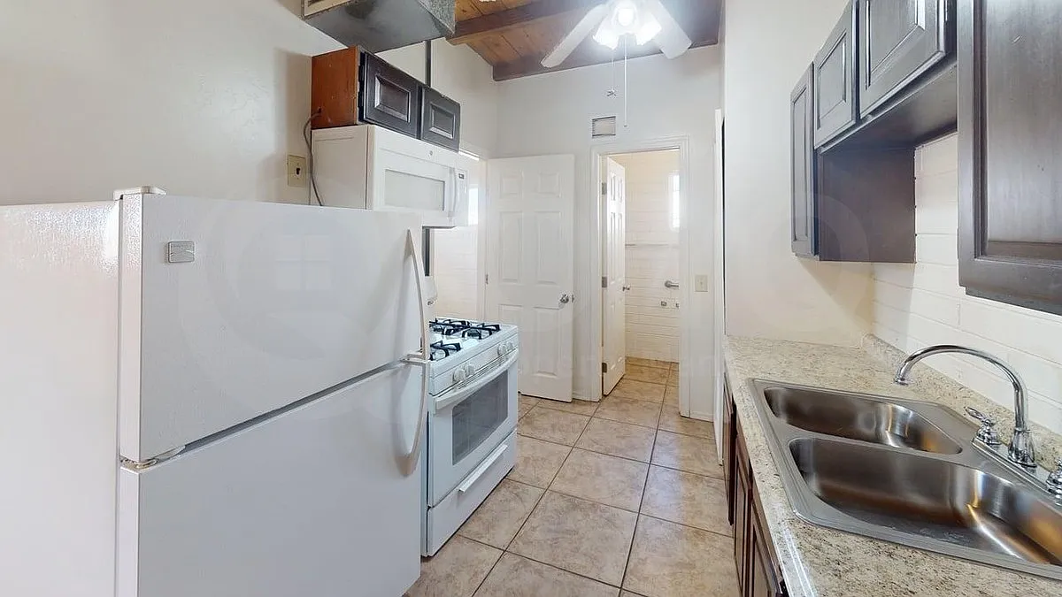 1 bed, 1.0 bath, 425 sqft, $600 — Photo 4