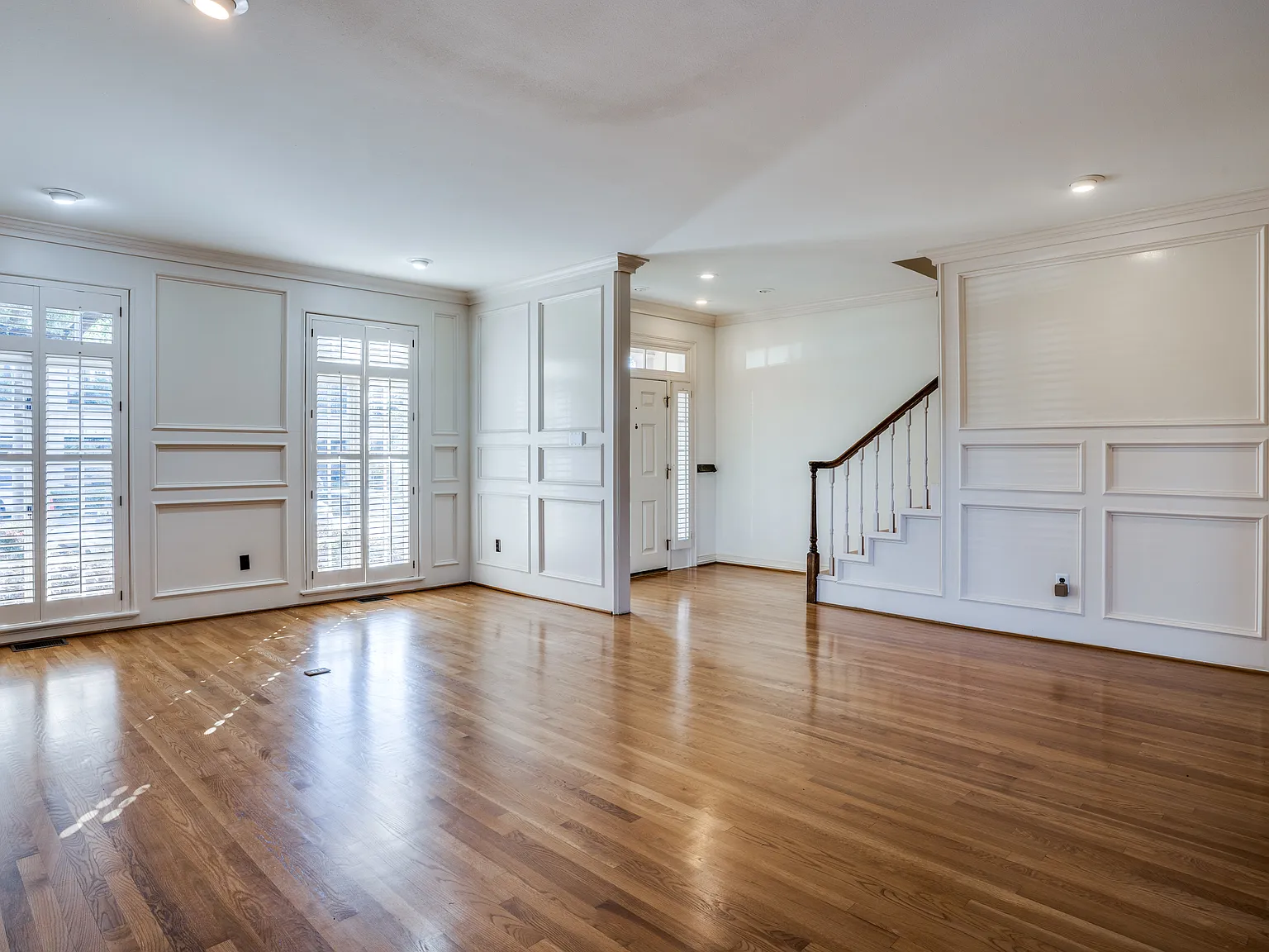 4 bed, 2881 sqft, $6,350 — Photo 3