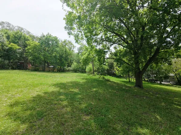 2 Barrington Ave, Dundee, IL 60118