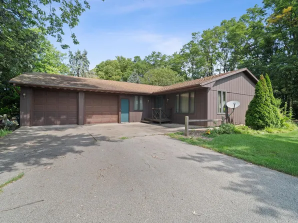 10612 E 1400 North Rd, Bloomington, IL 61705