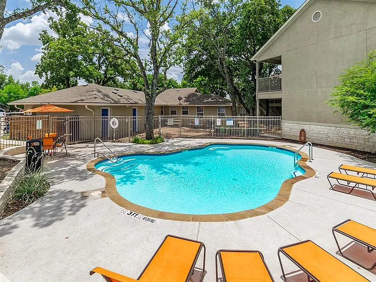Residences at Holly Oaks — Photo 15