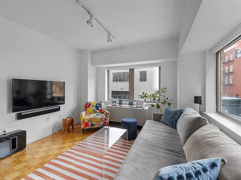 756 Washington St #2D — Photo 4
