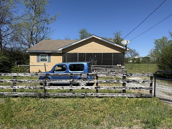 2nd image of 303 Cainsville Rd