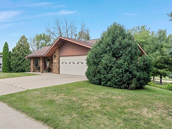 3rd image of 166 Droessler Dr