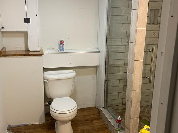 5th image of 2421 Woodway Ave
